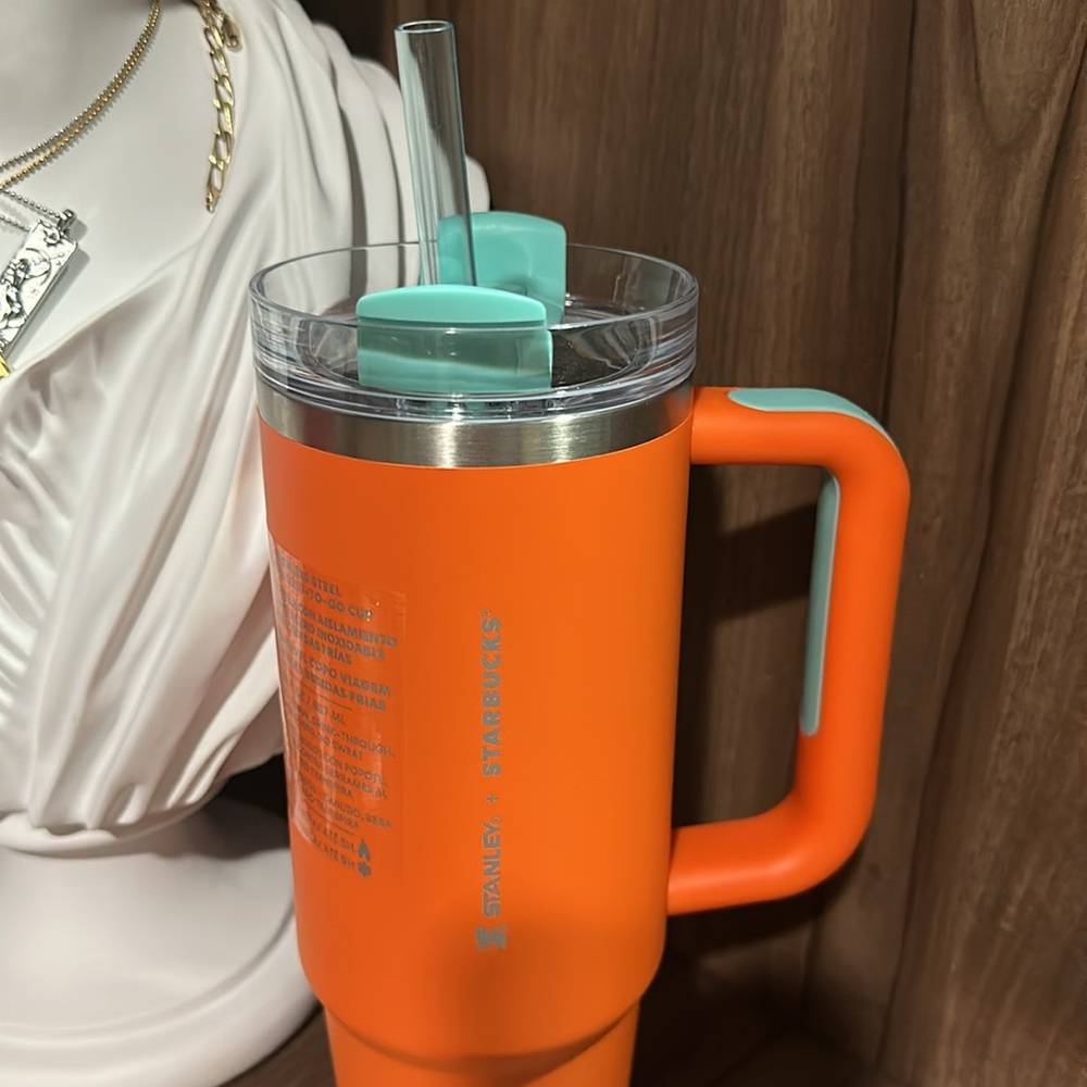 Authentic Mexico Starbucks Stanley exclusive 30oz - Picture 2 of 3